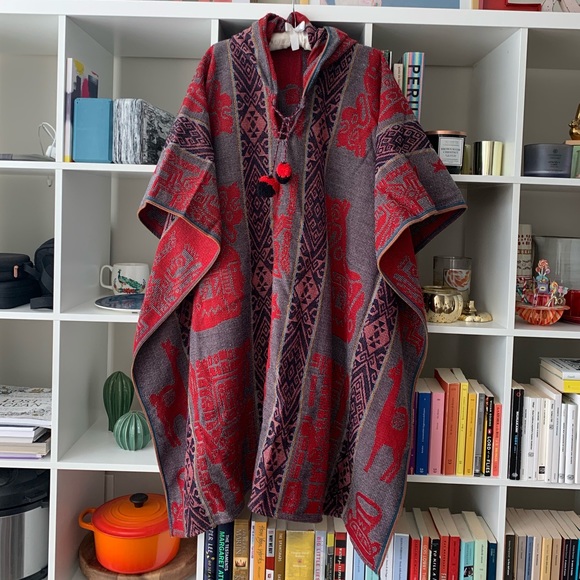 💃🏼 Handmade alpaca hooded poncho from Peru - Picture 2 of 10